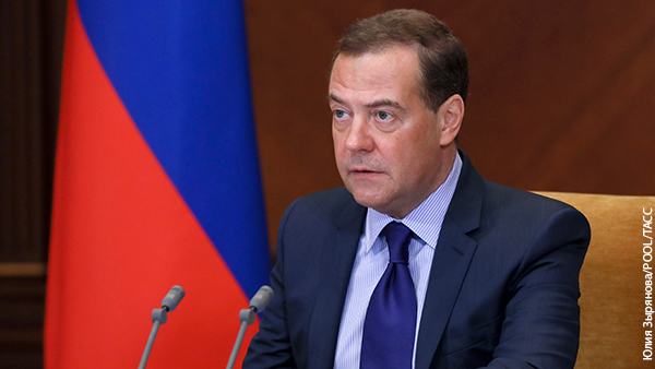 Медведев назвал конфликт с Украиной и Западом «новой Отечественной войной»