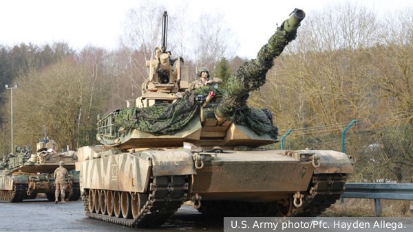 СМИ сообщили о готовности Байдена передать Киеву 10 танков Abrams для давления на Берлин