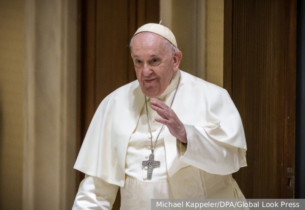 Эксперт: Папа Франциск послал сигнал традиционалистам и гомосексуалистам