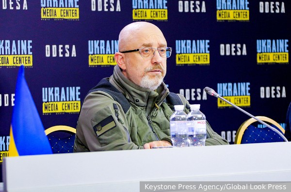 Глава минобороны Украины признал тяжелую военную ситуацию на востоке