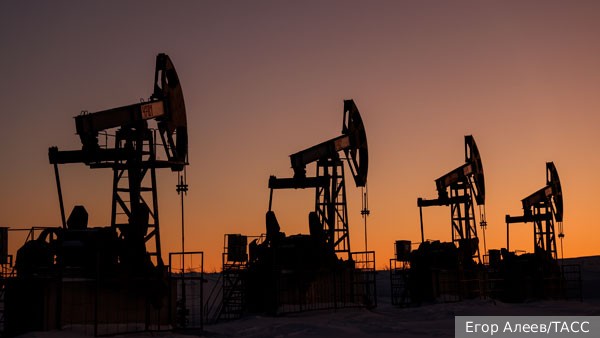 Новак указал на влияние ответа России по потолку цен на нефть на мировой рынок