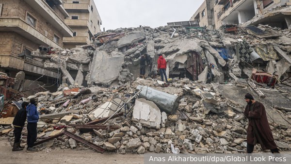 Число жертв землетрясения в Турции и Сирии достигло 1083 человек