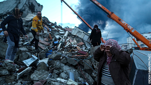 Число погибших при землетрясении в Турции выросло до 6 тыс. 234 человек