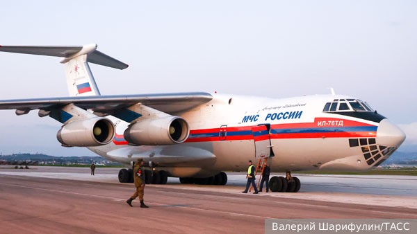 Россия отправила три самолета с гуманитарной помощью в Турцию