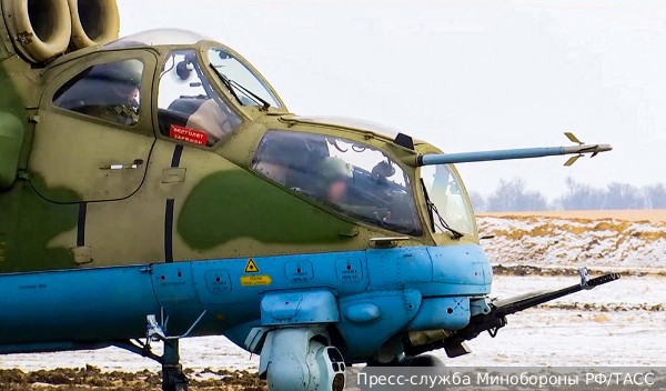 Минобороны сообщило об уничтожении ударными вертолетами Ми-35 командных пунктов и бронетехники ВСУ