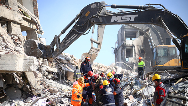 Число жертв землетрясения в Турции превысило 36 тыс. человек