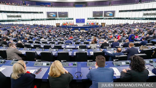 Европарламент отклонил призыв к переговорам в резолюции по Украине