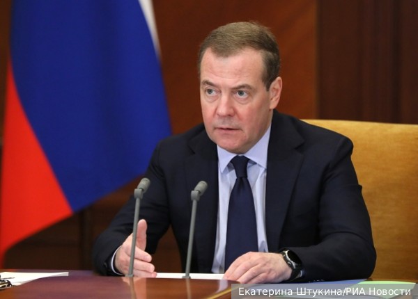 Медведев: Зеленскому надо будет подписать то, что ему скажут