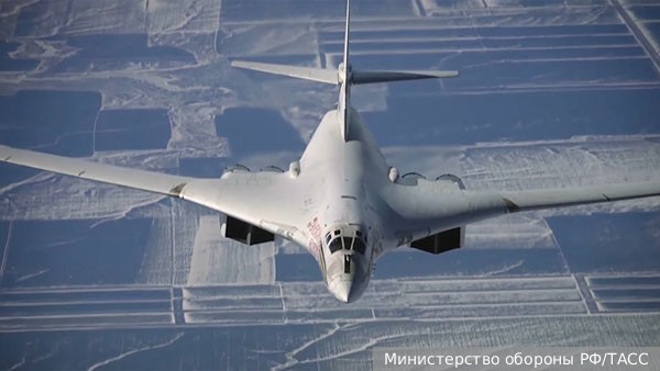 Полет Ту-160 над Норвежским морем назвали предупреждением Путина Западу