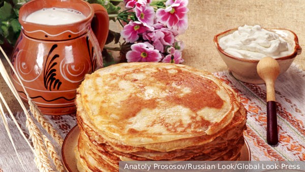 Историк кулинарии назвал самые правильные русские блины для Масленицы