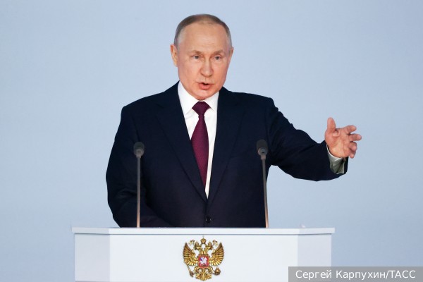 Путин поблагодарил членов семей военнослужащих и всех трудящихся для обеспечения фронта