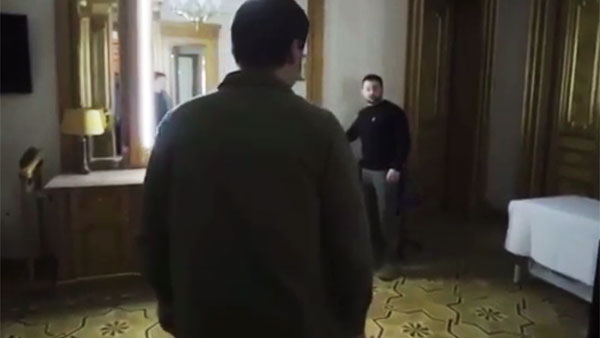 Зеленский показал свое жилище в офисе президента Украины