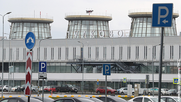 Петербургский аэропорт Пулково временно перестал принимать самолеты