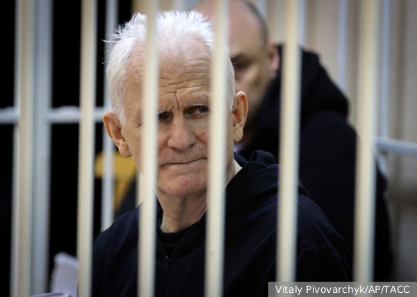 Белорусский суд приговорил нобелевского лауреата Беляцкого к десяти годам заключения