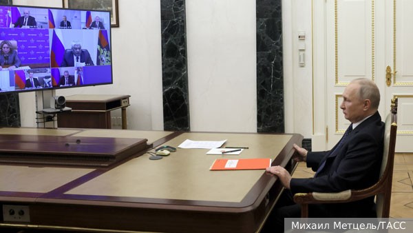 Путин обсудил с Совбезом антитеррористическую защищенность объектов 