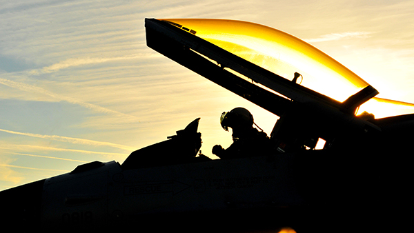 Politico: Прибытие украинских летчиков в США не меняет позицию Вашингтона об отправке F-16 