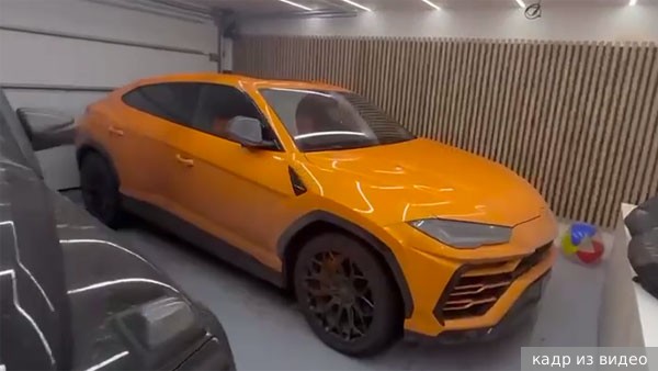 СК опубликовал видео обыска из дома блогера Лерчек с Lamborghini