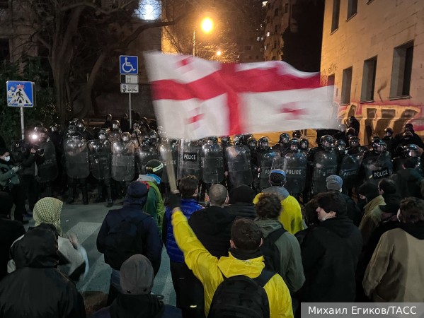 Оппозиция Грузии решила продолжить митинги протеста