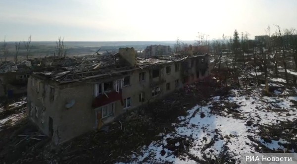 Военкоры сообщили о тяжелых боях в южных кварталах Артемовска