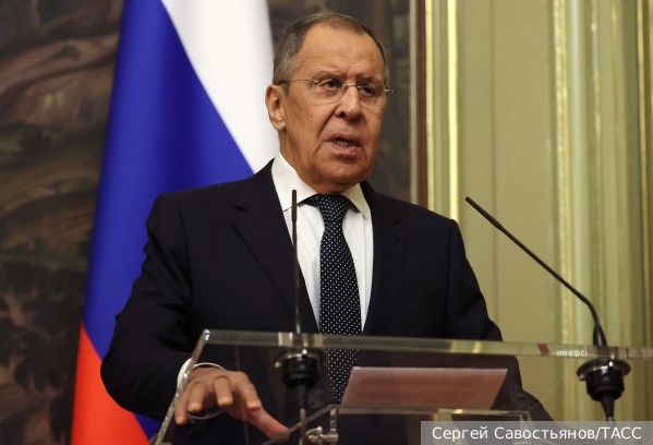 Лавров заявил о решении Запада вести гибридную войну против России насмерть