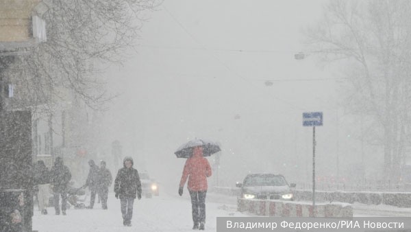 Жителей Москвы предупредили о метели, сильном ветре и гололедице
