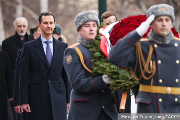 Асад возложил венок к Могиле Неизвестного Солдата в Москве