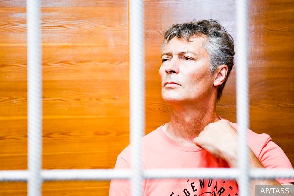 Экс-мэра Екатеринбурга Ройзмана задержали из-за репоста в соцсети 