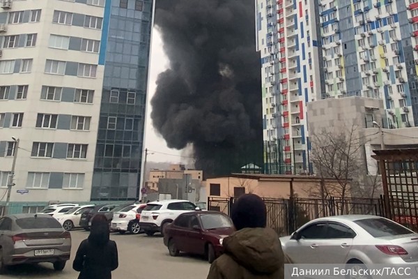 Экстренные службы: Перед пожаром в погрануправлении ФСБ в Ростове-на-Дону произошел взрыв
