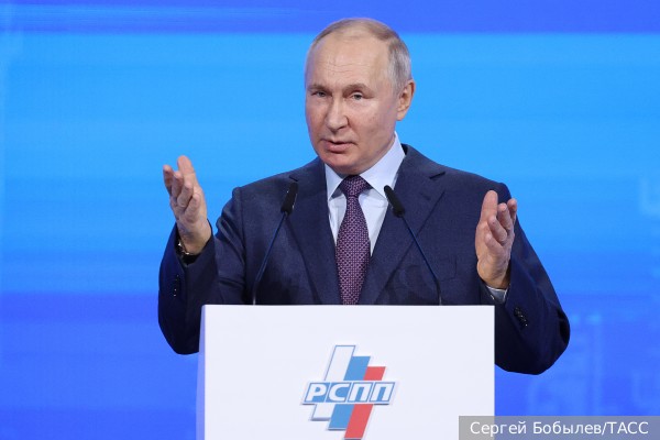 Путин: Оставшиеся в России бизнесмены оказались умнее уехавших