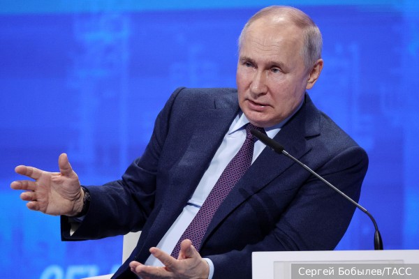 Путин прокомментировал санкции против России пословицей о яме