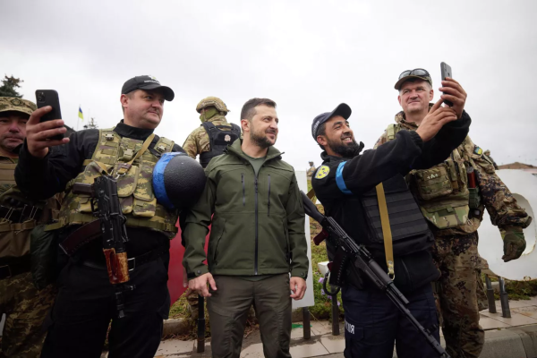 Эксперты: Запад взращивает украинский нацизм не только поставками оружия, но и идеологически