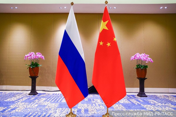 Китай заверил в готовности стоять с Россией «спина к спине»