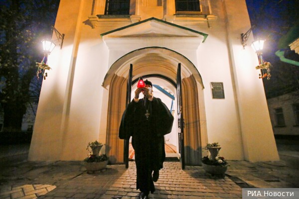 Глава УПЦ призвал Зеленского прекратить притеснения монахов Киево-Печерской лавры