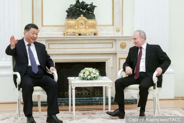 Блинкен обвинил Китай в безответственности из-за визита Си Цзиньпина в Россию