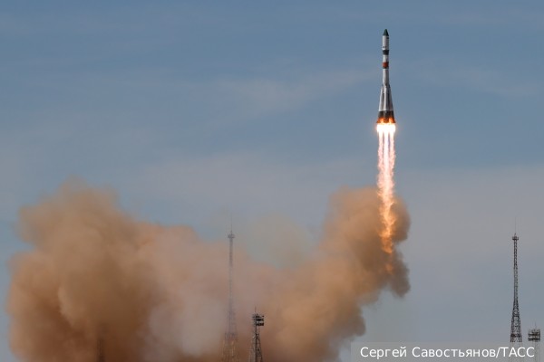 ВКС запустили ракету-носитель «Союз-2.1а» с военным спутником