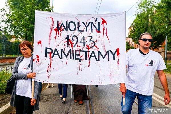 Как ненависть украинцев к полякам перековали в любовь
