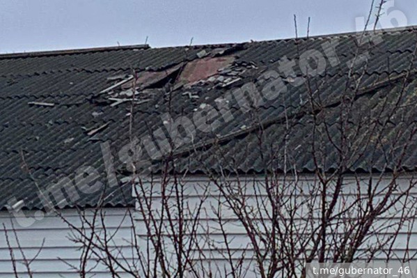 На крышу ДК в селе Дроновка Курской области сбросили взрывное устройство
