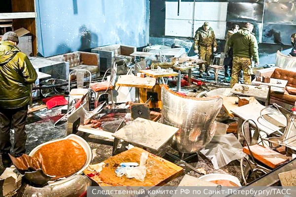 В Сети появились кадры первых секунд после взрыва в кафе в Петербурге