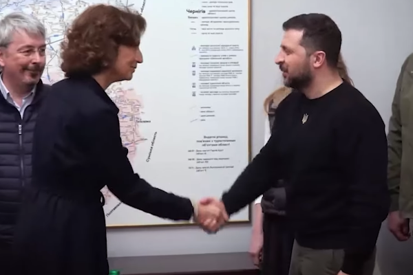 Постпредство России предложило прибывшей на Украину гендиректору ЮНЕСКО Азуле посетить Киево-Печерскую лавру