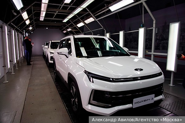 Собянин сообщил о поставке 2 тыс. электромобилей «Москвич» для такси и каршеринга