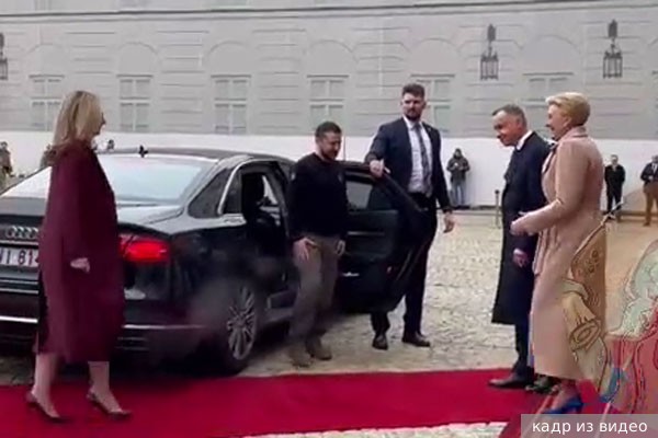 Жена польского президента поприветствовала Зеленского на русском языке
