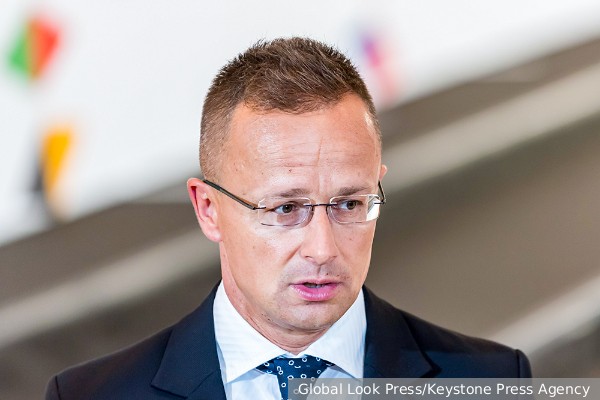Глава МИД Венгрии Сийярто заявил, что страна не поддержит ведущие к конфликту с Россией решения НАТО