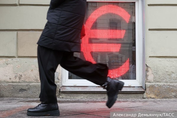 Евро на Мосбирже поднялся почти до 89 рублей