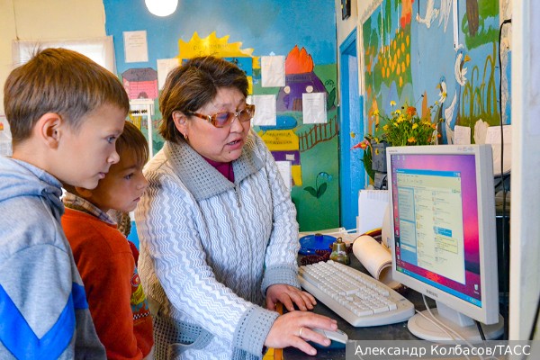 В Хакасии назвали отношение региональных властей к педагогам издевательством