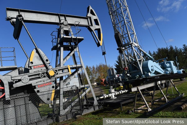 В США увеличили прогнозы по добыче нефти и росту ее стоимости на 2023 и 2024 годы