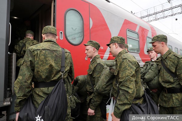 Депутат Картаполов призвал работающих за рубежом призывников взять отпуск на год и вернуться для службы в армии