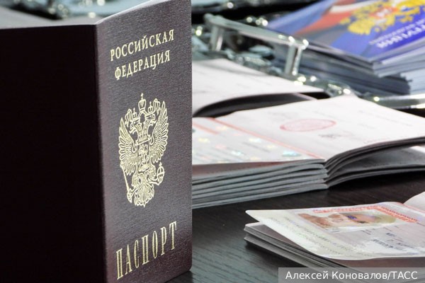 Глава ЛНР Пасечник поручил выяснить число желающих получить паспорт России старше 80 лет