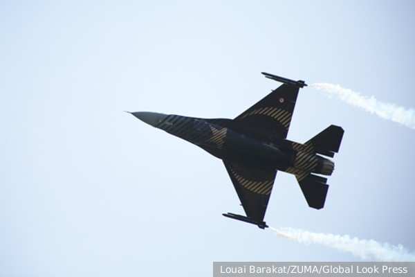 Госдепартамент и Пентагон: США намерены провести модернизацию турецких истребителей F-16