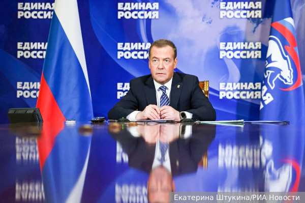 Медведев предрек разгром киевского режима, как немцев в Сталинграде
