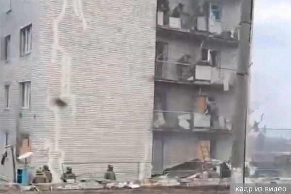 Украинский военный случайно раскрыл превращенную в крепость многоэтажку в Артемовске